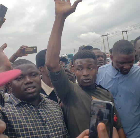 Strike : Protesting students block Lagos-Ibadan Expressway